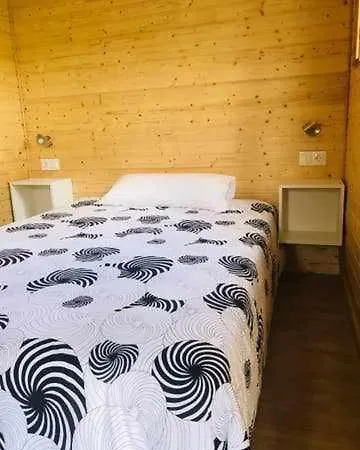 Camping De Madera En Fin De Siglo *